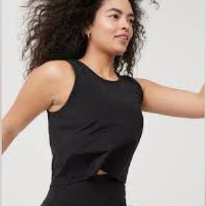 NWT Offline by Aerie Womens
Black Sweat Sesh Cropped Tank Top